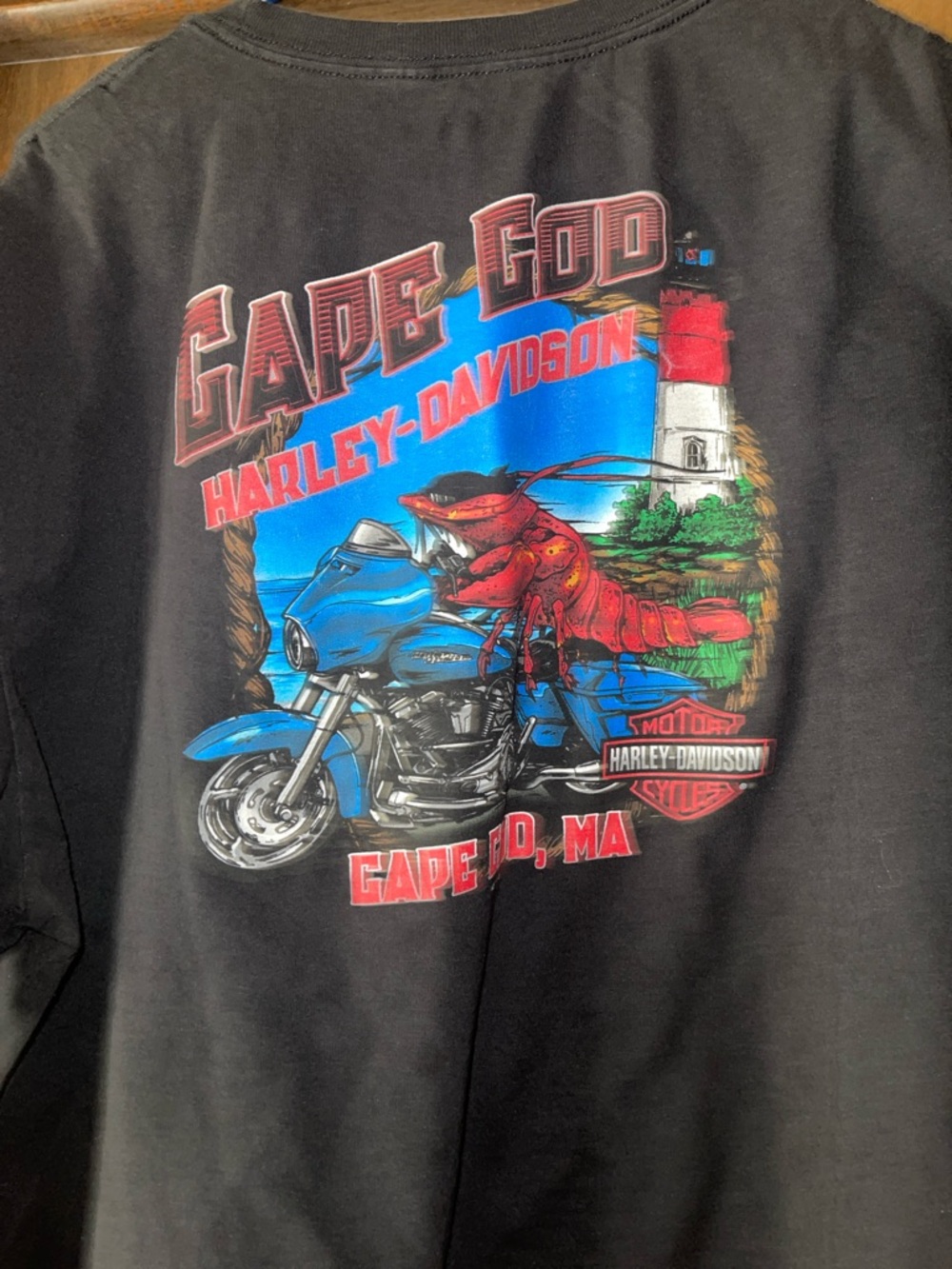 Harley-Davidson Cape Cod Black Short Sleeve Tee with Red Eagle Graphic - Picture 3 of 3